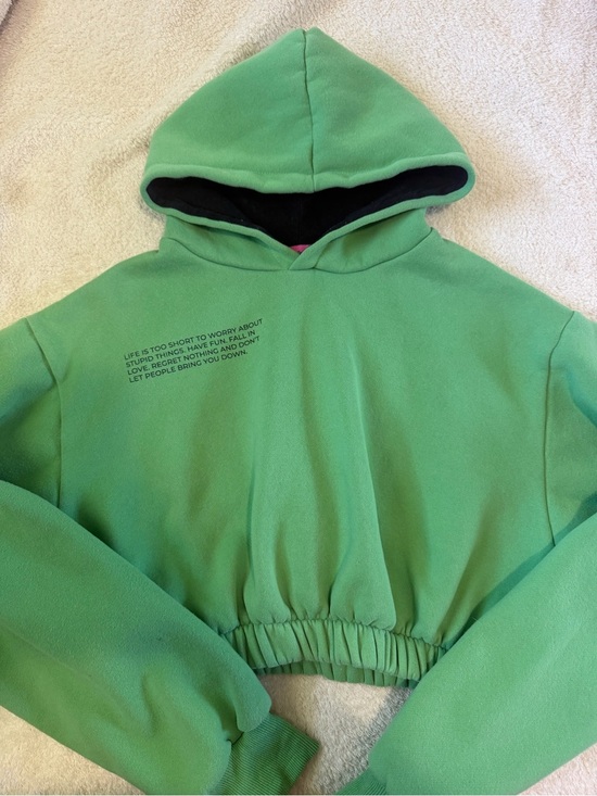 Edikted Tops - Edikted cropped hoodie size large